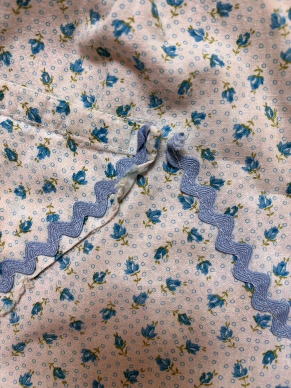Vintage half apron white blue floral pattern and Rick Rack
